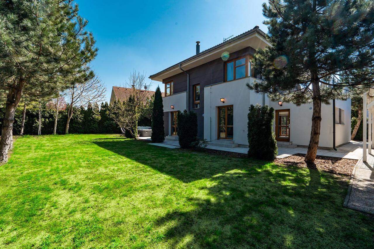 Serenity Prague Villa With Garden Jacuzzi מראה חיצוני תמונה
