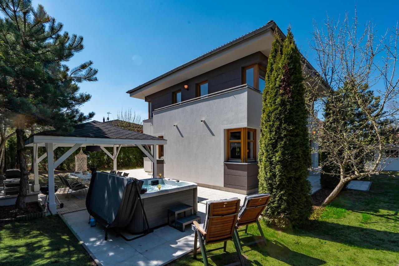 Serenity Prague Villa With Garden Jacuzzi מראה חיצוני תמונה